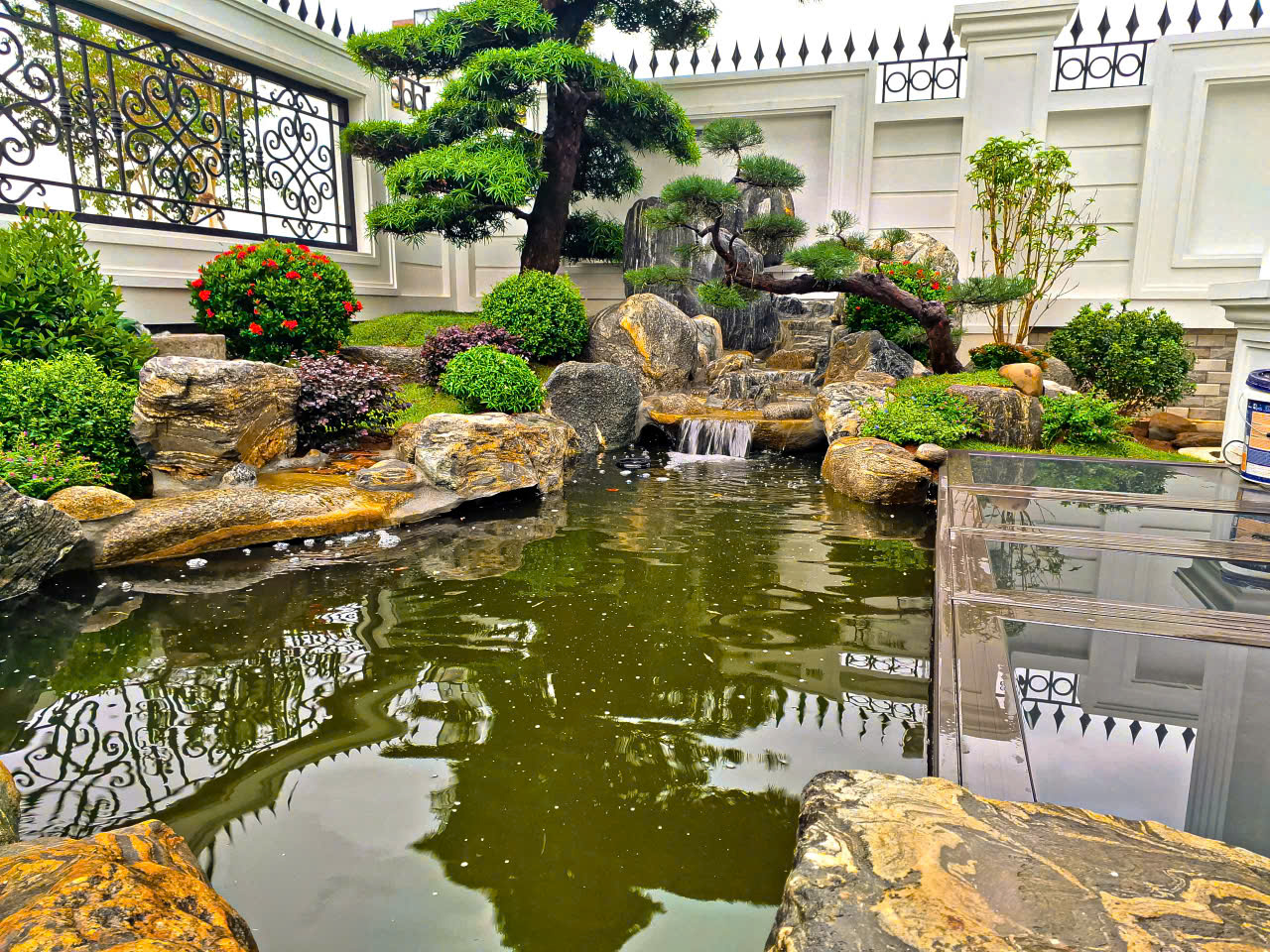 Thác nước đá sỏi vân mây
