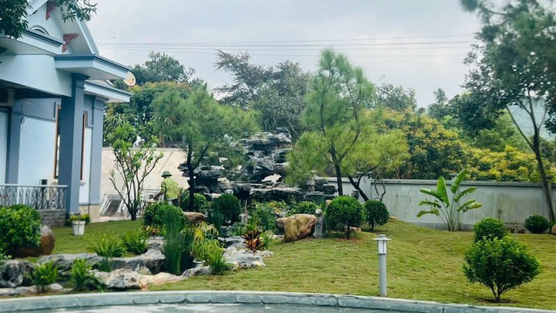 GIẢI PHÁP CẢNH QUAN SÂN VƯỜN TOÀN DIỆN – KẾT HỢP ĐÁ CẢNH, HỒ CÁ KOI VÀ BONSAI
